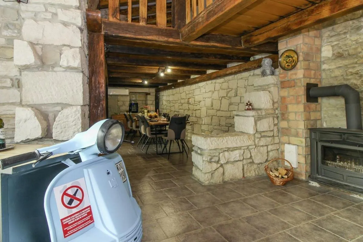 Villa Tina Livade In Gradinje - Haus Fuer 8-12 Personen 0*,  Croacia