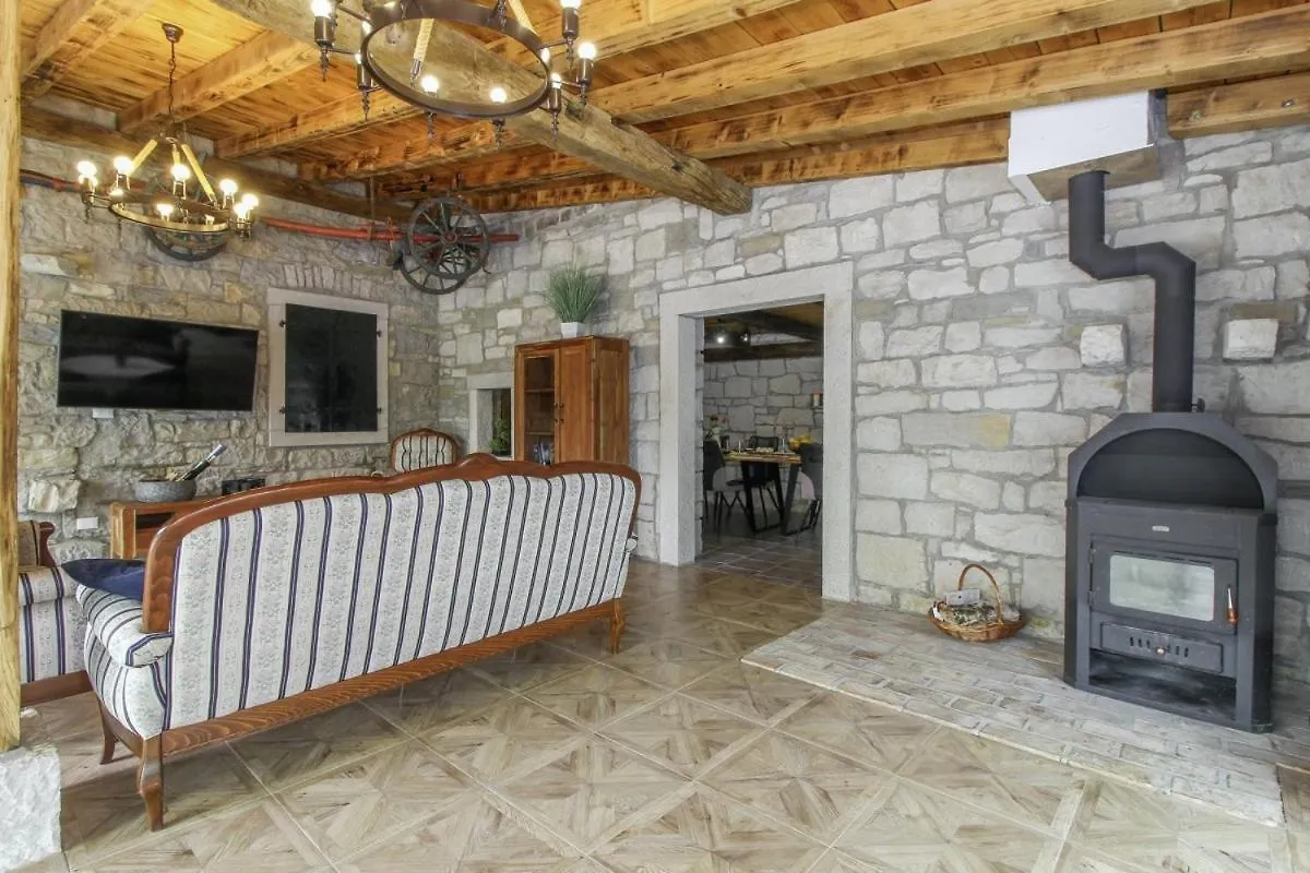 Villa Tina Livade In Gradinje - Haus Fuer 8-12 Personen